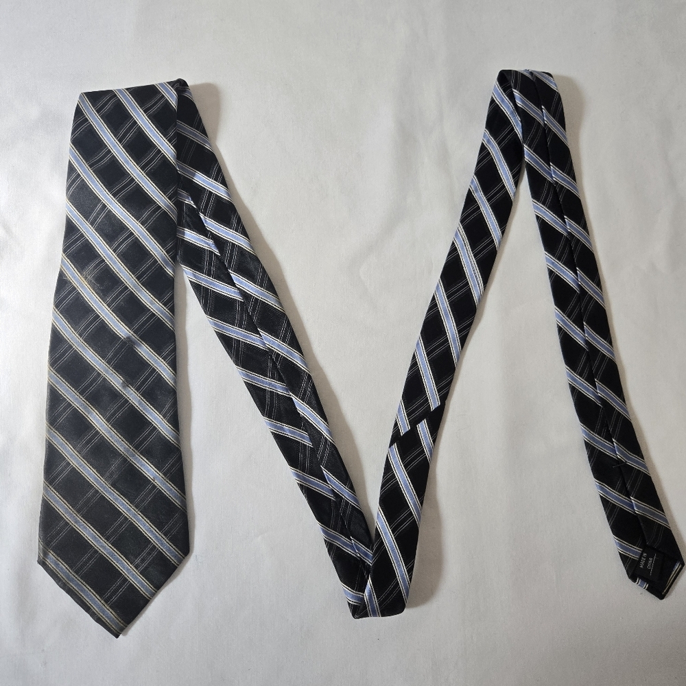 Club Room Black and Light Blue Striped Silk Tie